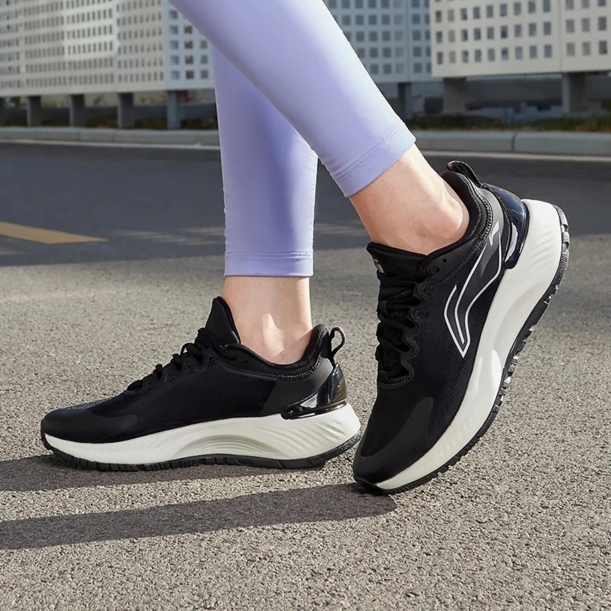 Li-Ning YueYing Cushion Black Dam